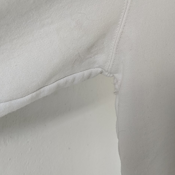 Official Licensed I ❤️ NY Crewneck Sweater White - Picture 3 of 6